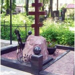 Глыба с крестом Малиновый кварцит (Шокша)