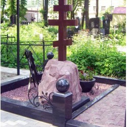 Глыба с крестом Малиновый кварцит (Шокша)